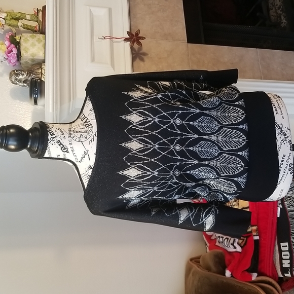 WHBM Sweater - Picture 2 of 6